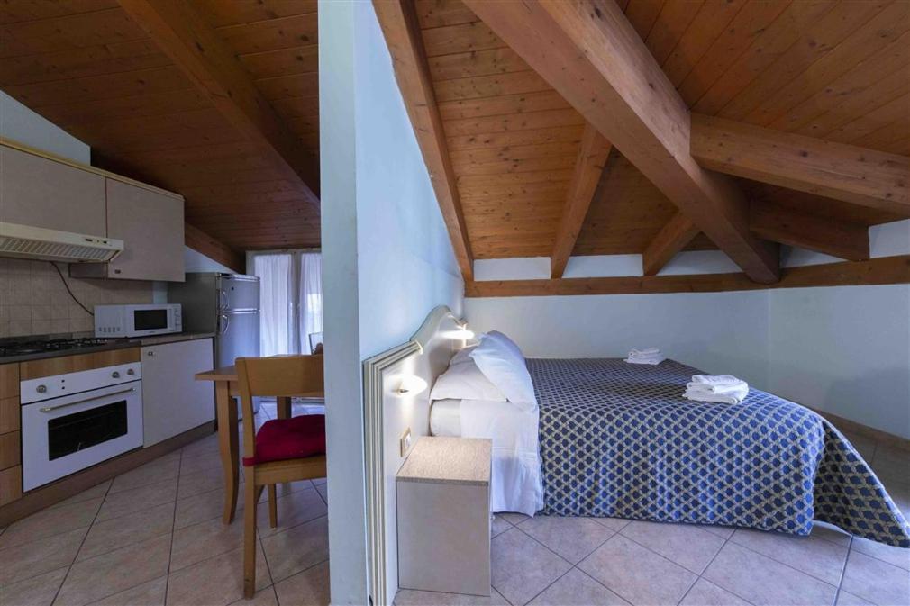Residenza Melucci Apart otel Rimini Oda fotoğraf