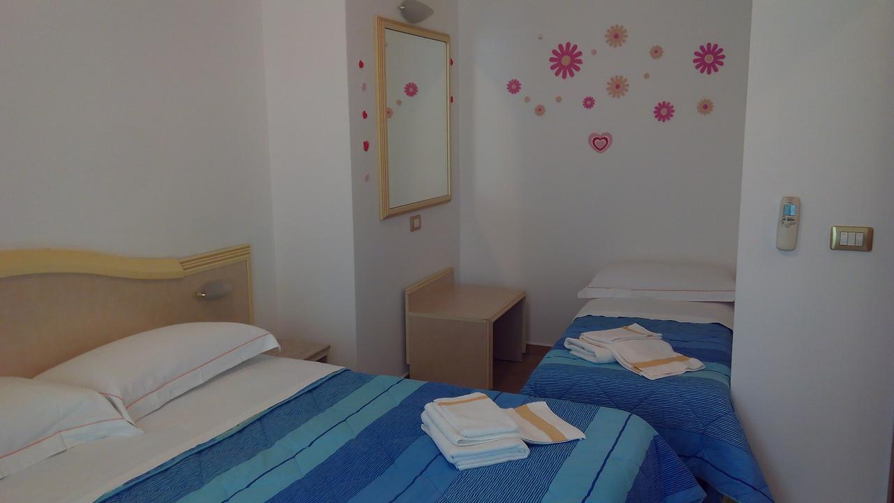 Residenza Melucci Apart otel Rimini Dış mekan fotoğraf